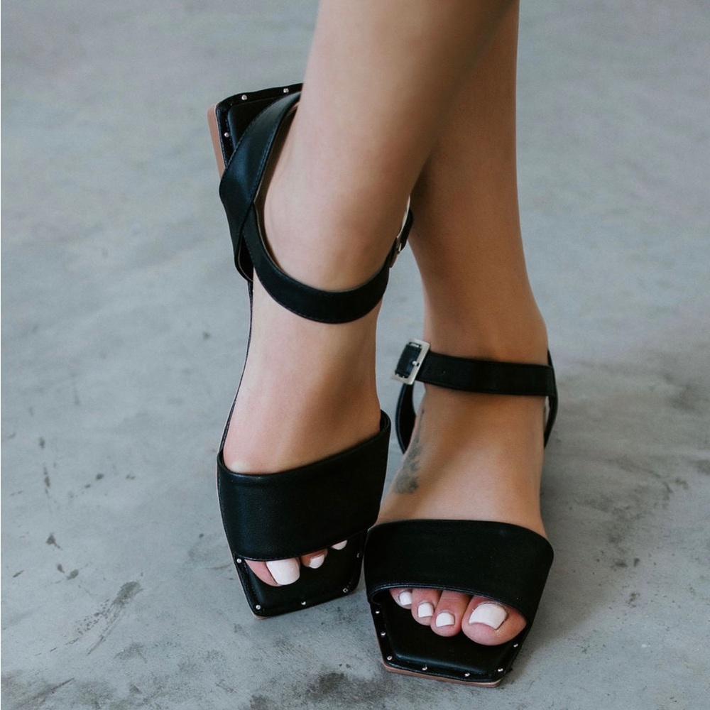 Sandals - Picture 2 of 3